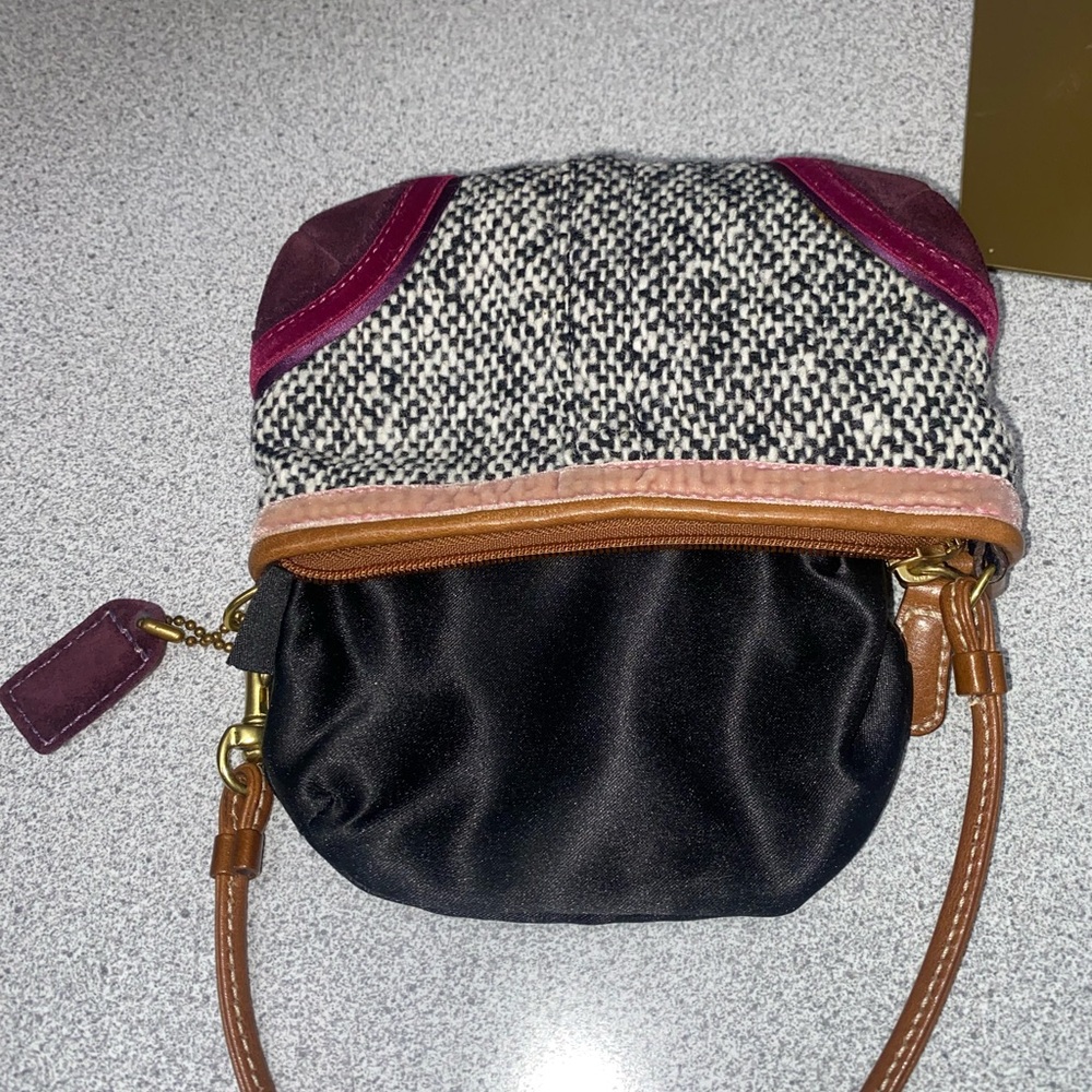 Coach Vintage SoHo Tweed Wristlet with Suede Bow EUC - Picture 11 of 15